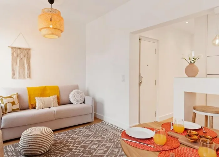 Modern Portuguese 1 Bedroom Apartment In Belem