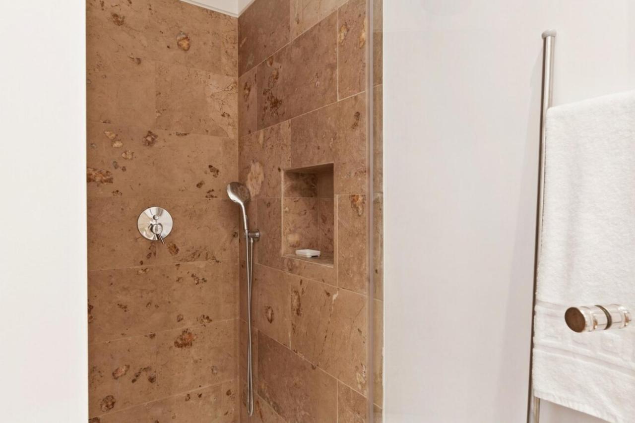 Modern Portuguese 1 Bedroom In Belem